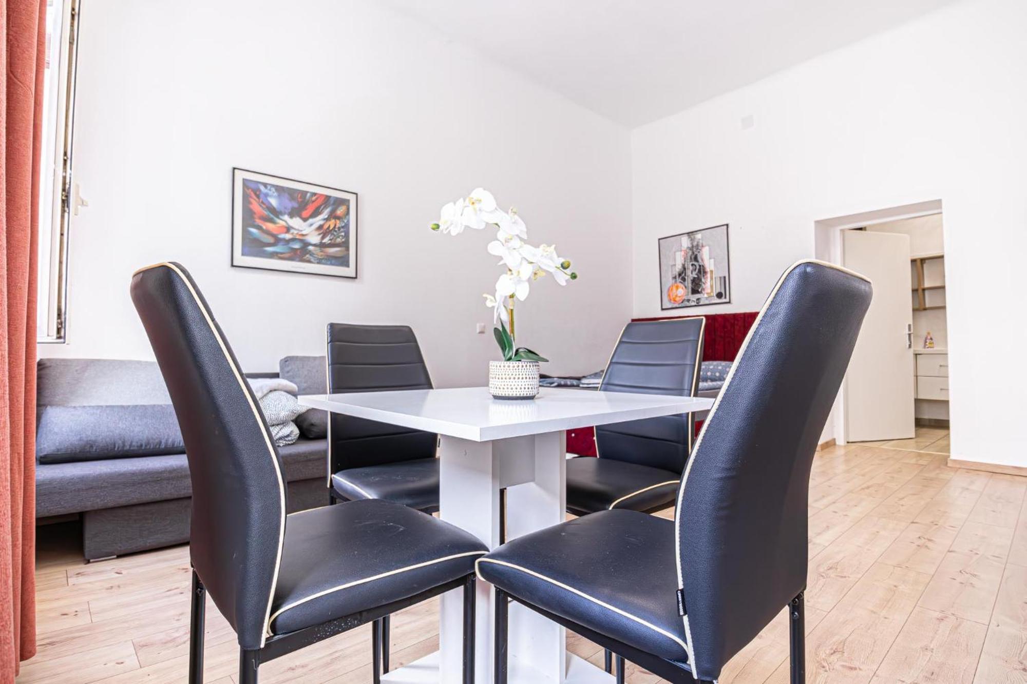 6 Min To Amusement Park - Economy Rooms In Shared Apartment Viena Exterior foto