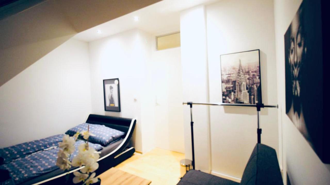 6 Min To Amusement Park - Economy Rooms In Shared Apartment Viena Exterior foto