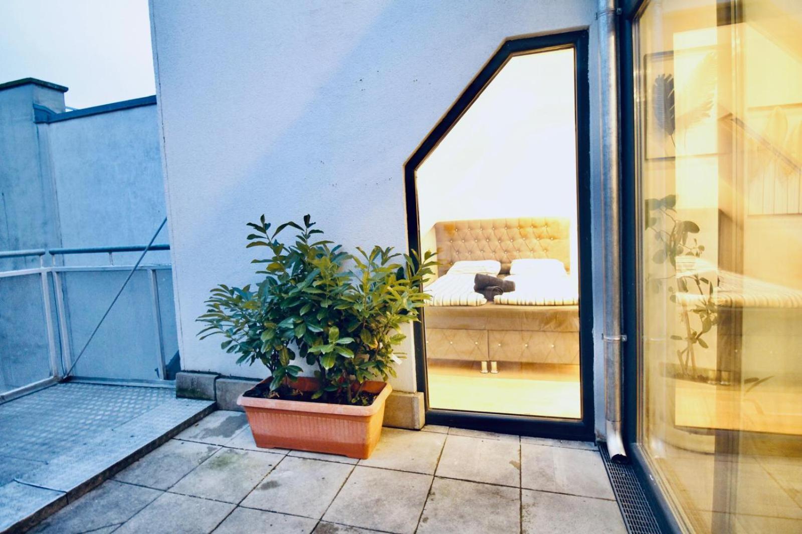 6 Min To Amusement Park - Economy Rooms In Shared Apartment Viena Exterior foto